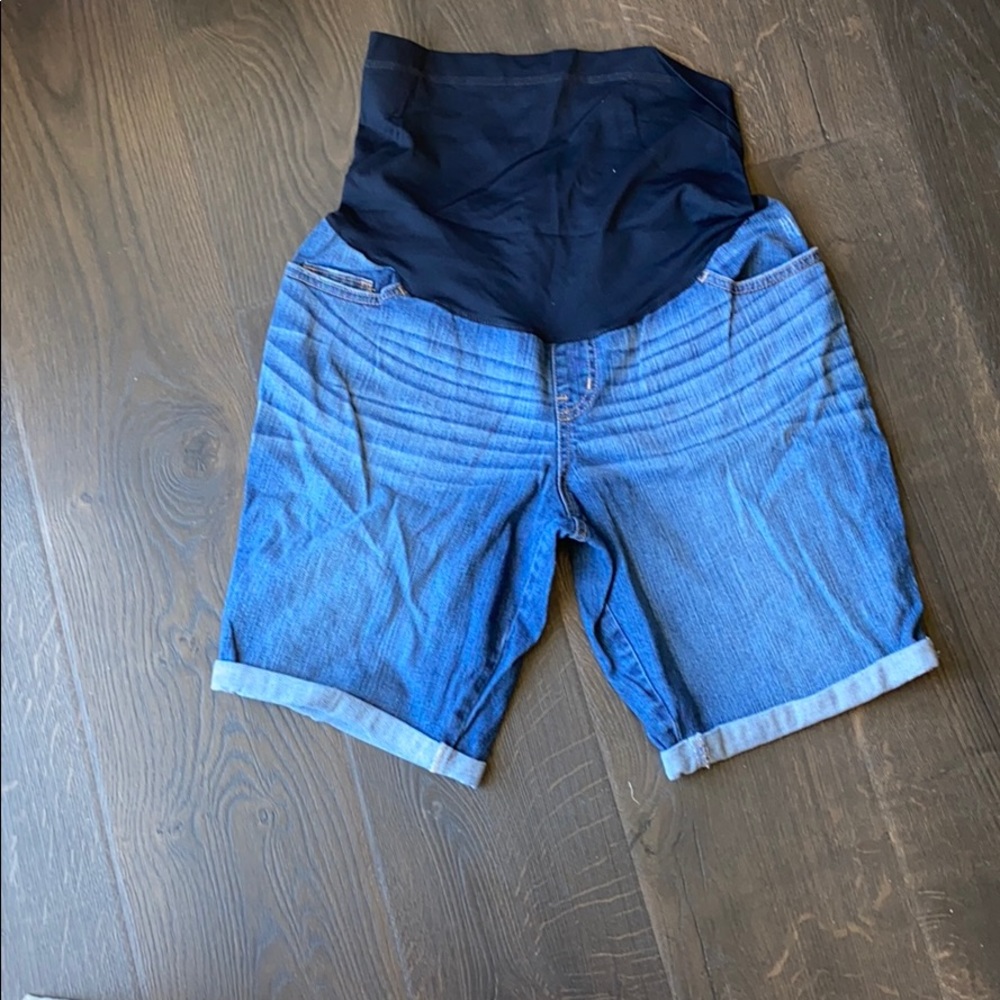 Liz Lange MATERNITY Shorts